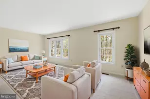 8955 Omega Ct, Springfield, VA 22152 - Photo 7