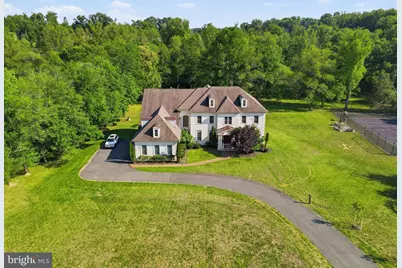 11561 Stuart Mill Road, Oakton, VA 22124 - Photo 7