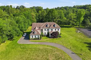 11561 Stuart Mill Rd, Oakton, VA 22124 - Photo 7