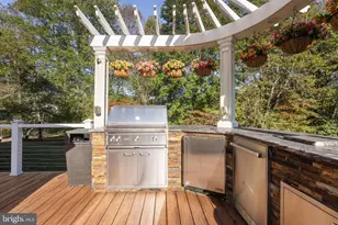 11561 Stuart Mill Rd, Oakton, VA 22124 - Photo 59