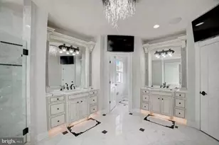 11561 Stuart Mill Rd, Oakton, VA 22124 - Photo 47