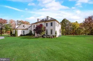 11561 Stuart Mill Rd, Oakton, VA 22124 - Photo 9