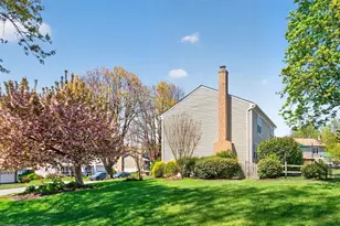 3603 Great Laurel Ln, Fairfax, VA 22033 - Photo 3