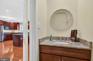 3603 Great Laurel Ln, Fairfax, VA 22033 - Photo 19