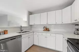 1881 Crescent Park Dr, Reston, VA 20190 - Photo 15