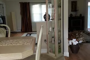 2063 Woodford Rd, Vienna, VA 22182 - Photo 9