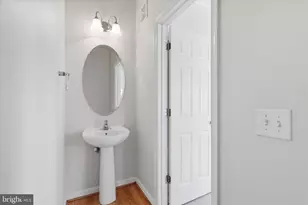 2932 Finsbury Pl, Fairfax, VA 22031 - Photo 13