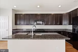 2932 Finsbury Pl, Fairfax, VA 22031 - Photo 15