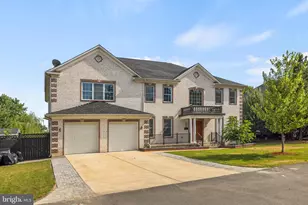 2411 Stokes Ln, Alexandria, VA 22307 - Photo 3