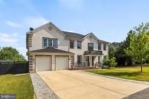 2411 Stokes Ln, Alexandria, VA 22307 - Photo 5