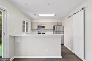 12942 Grays Pointe Rd, Fairfax, VA 22033 - Photo 9