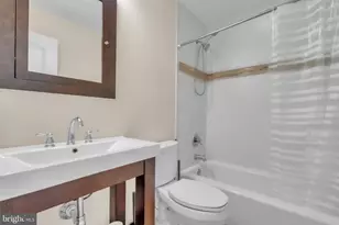 2110 Capstone Cir, Herndon, VA 20170 - Photo 37