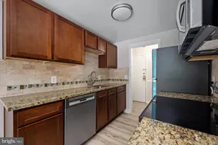 11659 Stoneview Square, Reston, VA 20191 - Photo 7