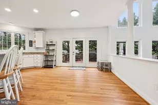 7902 Greenebrook Ct, Fairfax Station, VA 22039 - Photo 21