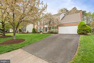 6474 Gristmill Square Ln, Centreville, VA 20120 - Photo 3