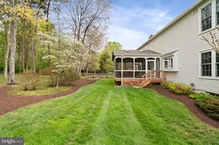 6474 Gristmill Square Ln, Centreville, VA 20120 - Photo 5