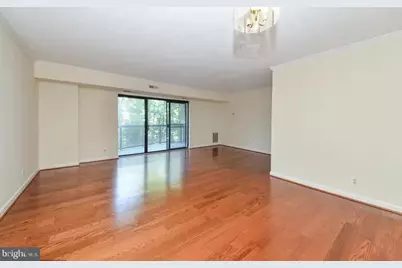 8370 Greensboro Drive #216, McLean, VA 22102 - Photo 9