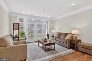 6101 Fairview Farm Dr, Alexandria, VA 22315 - Photo 11