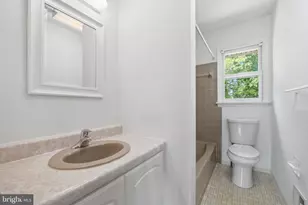 12106 Ruffin Dr, Fairfax, VA 22030 - Photo 15