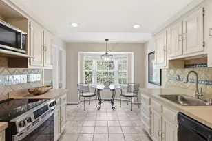 9251 Bailey Ln, Fairfax, VA 22031 - Photo 5