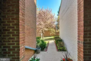 1968 Hopewood Dr, Falls Church, VA 22043 - Photo 3