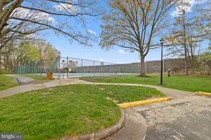 8640 Dellway Ln, Vienna, VA 22180 - Photo 35