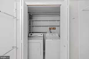 8640 Dellway Ln, Vienna, VA 22180 - Photo 29