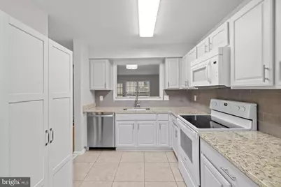 8640 Dellway Lane, Vienna, VA 22180 - Photo 5