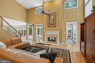 8220 Roseland Dr, Fairfax Station, VA 22039 - Photo 15