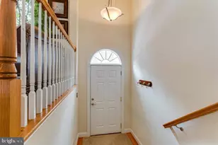 2149 Red Vine Dr, Vienna, VA 22182 - Photo 3