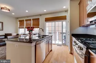 2149 Red Vine Dr, Vienna, VA 22182 - Photo 15