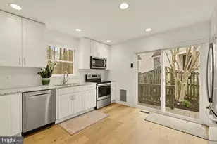 9146 Silchester Ct, Burke, VA 22015 - Photo 15