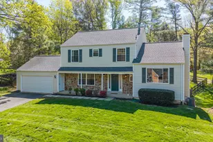 11715 Lariat Ln, Oakton, VA 22124 - Photo 3