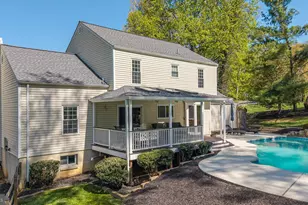 11715 Lariat Ln, Oakton, VA 22124 - Photo 13
