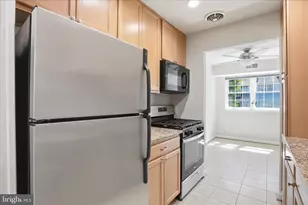 7097 Spring Garden Dr, Springfield, VA 22150 - Photo 3