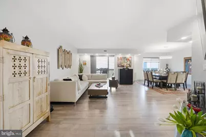 8340 Greensboro Drive #1007, McLean, VA 22102 - Photo 7