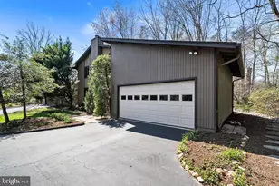 5224 Bradfield Dr, Burke, VA 22015 - Photo 3