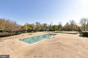 6715 W Wakefield Dr, Alexandria, VA 22307 - Photo 25