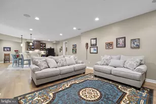 9323 Castle Hill Rd, Springfield, VA 22153 - Photo 71