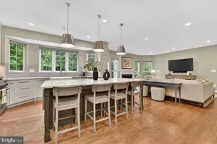 2795 Middleton Farm Ct, Herndon, VA 20171 - Photo 9