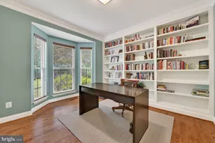 2795 Middleton Farm Ct, Herndon, VA 20171 - Photo 7