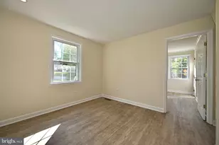 6936 Regent Ln, Falls Church, VA 22042 - Photo 7