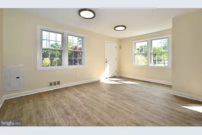 6936 Regent Ln, Falls Church, VA 22042 - Photo 5