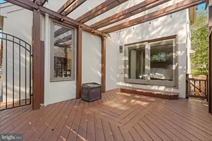 9107 Meadowcreek Ln, Lorton, VA 22079 - Photo 17