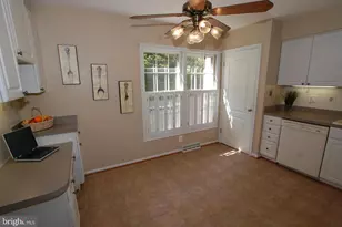 6042 Haverhill Ct, Springfield, VA 22152 - Photo 9