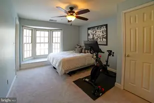 12205 Fairfield House Dr, Fairfax, VA 22033 - Photo 5