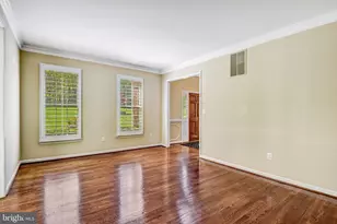 11224 Devereux Manor Ln, Fairfax Station, VA 22039 - Photo 11