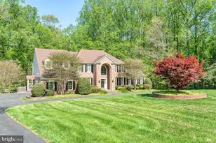 11224 Devereux Manor Ln, Fairfax Station, VA 22039 - Photo 3