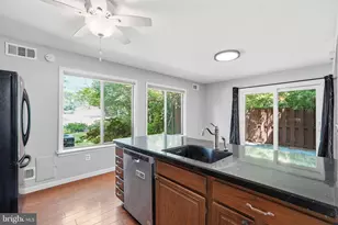 3103 Babashaw Ct, Fairfax, VA 22031 - Photo 7