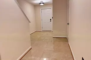5169 Ballycastle Cir, Alexandria, VA 22315 - Photo 3